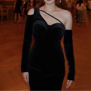 Elegant Black Off-Shoulder velvet Dress